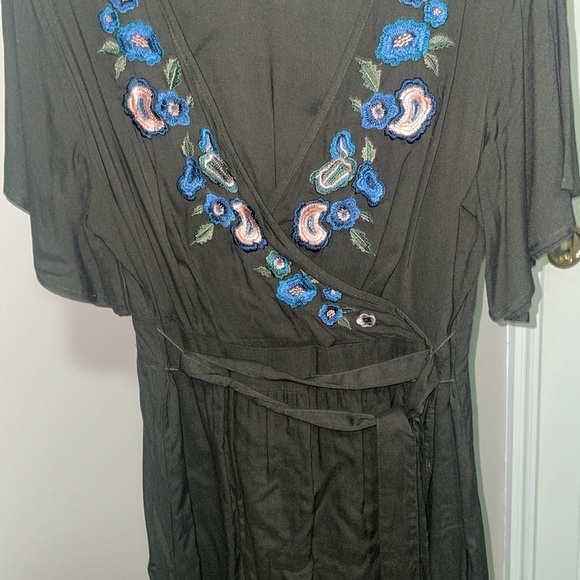 Green dress - Picture 4 of 6